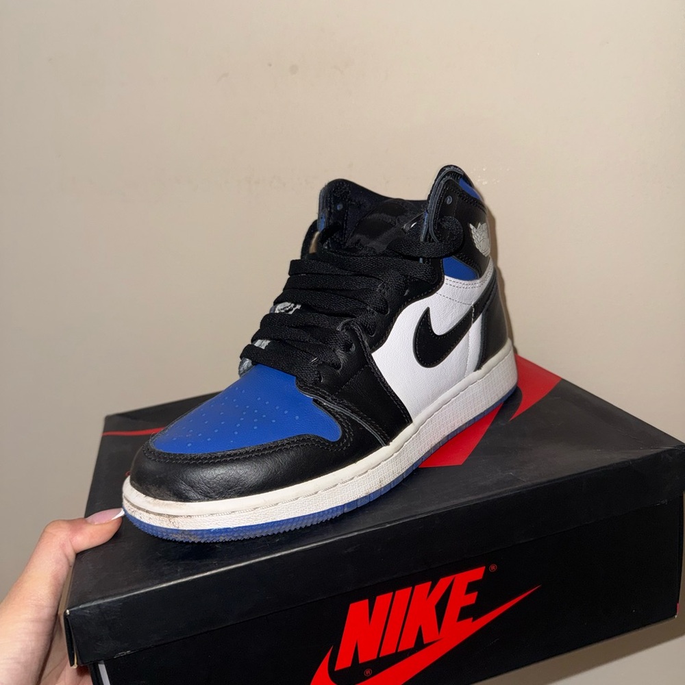 Nike Women's Black and Blue Sneakers